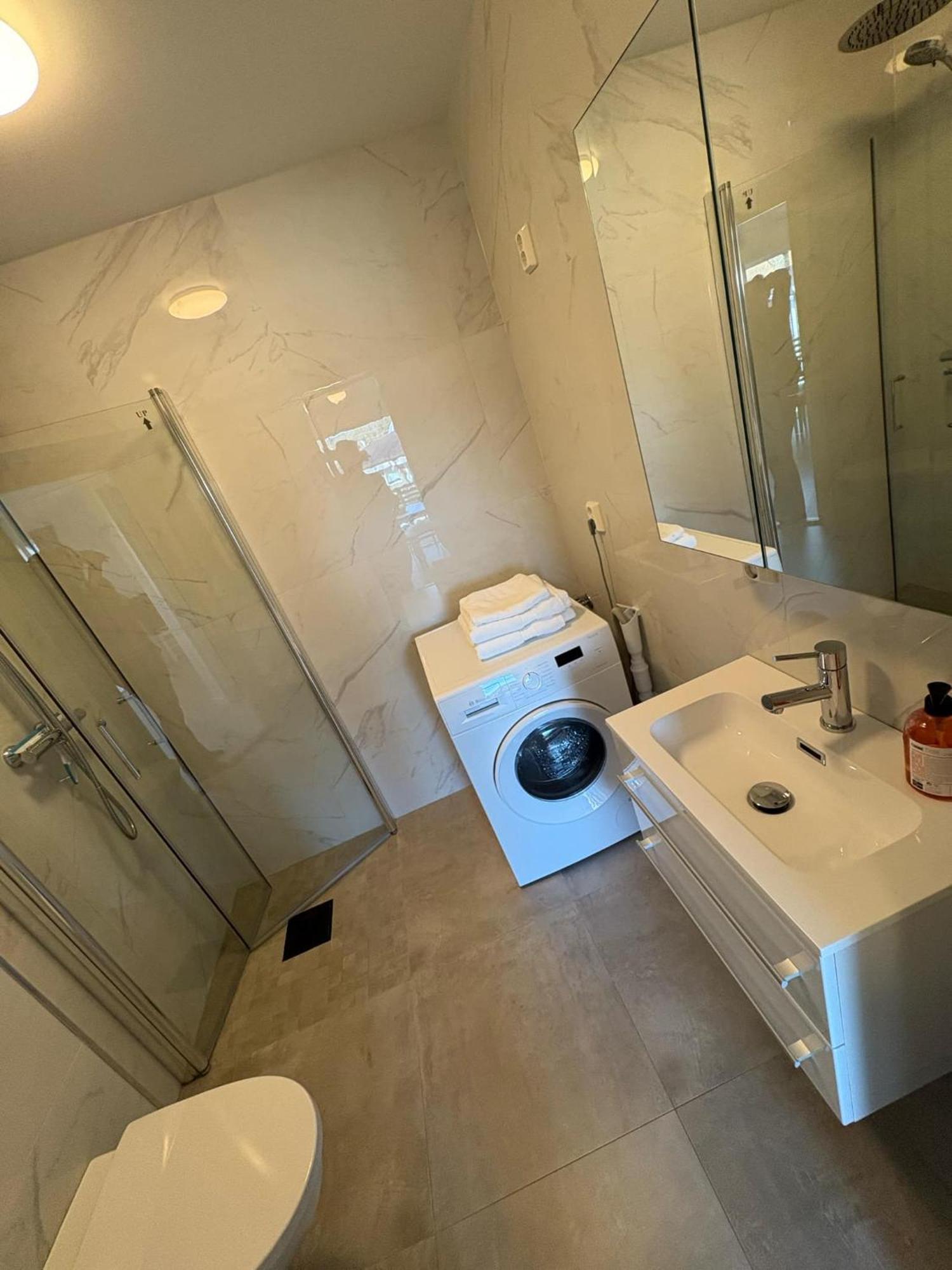 Lisas Apartment, Private New 1 Bedroom And 1 Living Room With Sofa Bed And Big Windows, Share With Nobody Oslo Exterior photo